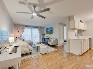 4540 45th Ave SW APT 204, Seattle, WA 98116