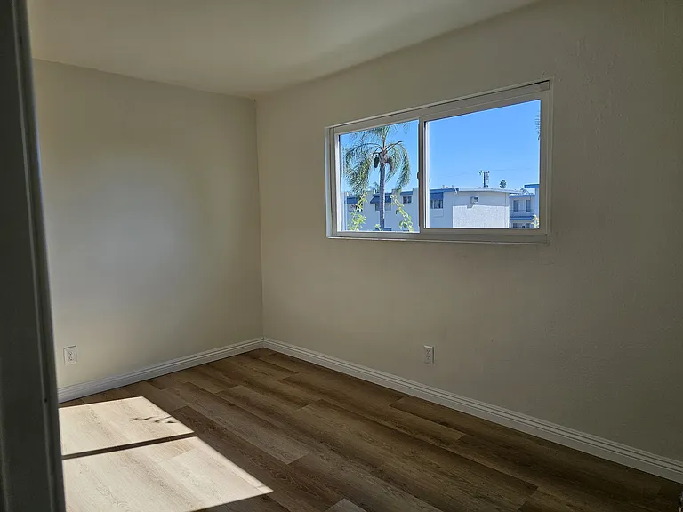 12511 Sunswept Ave #4 — Photo 2