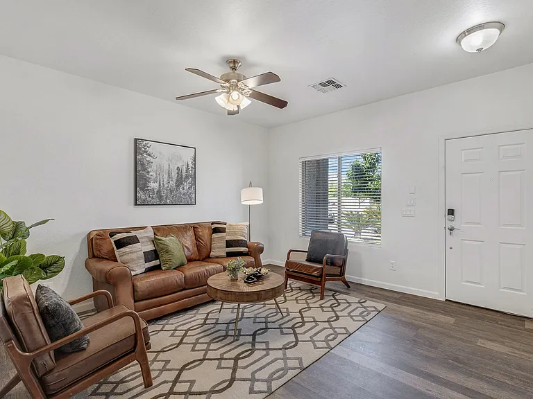 N Jay Cir — Photo 9