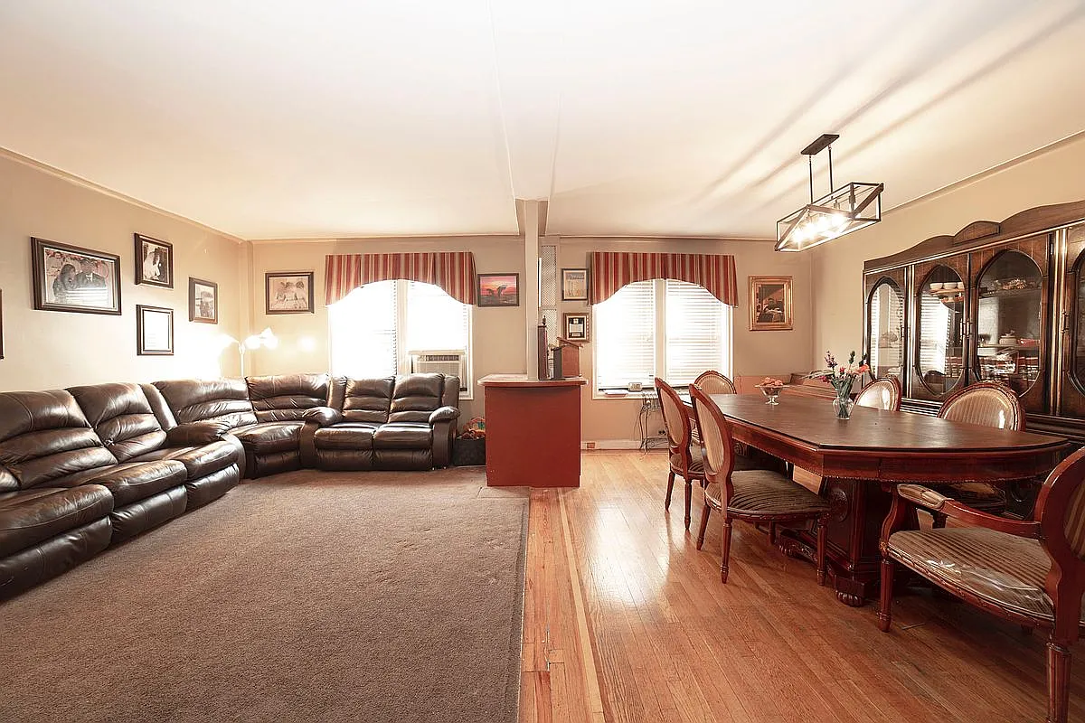 504 Grand St APT B42 photo 1
