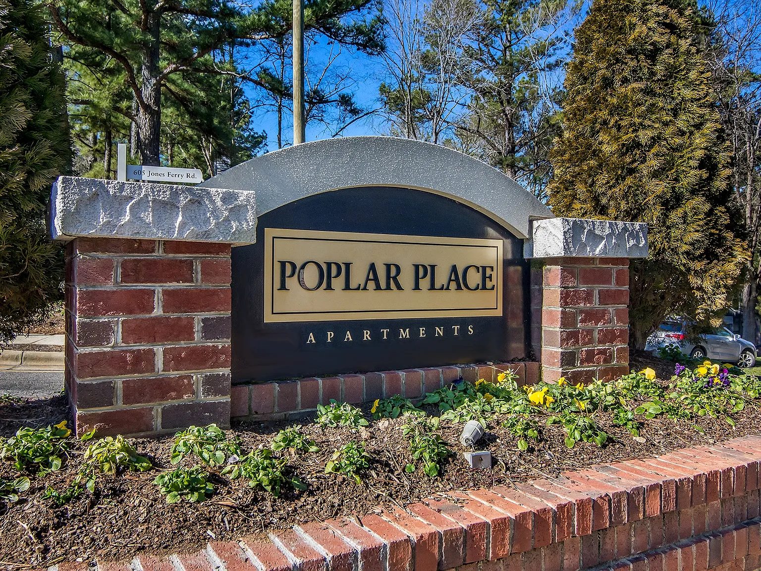 Poplar Place — Photo 1
