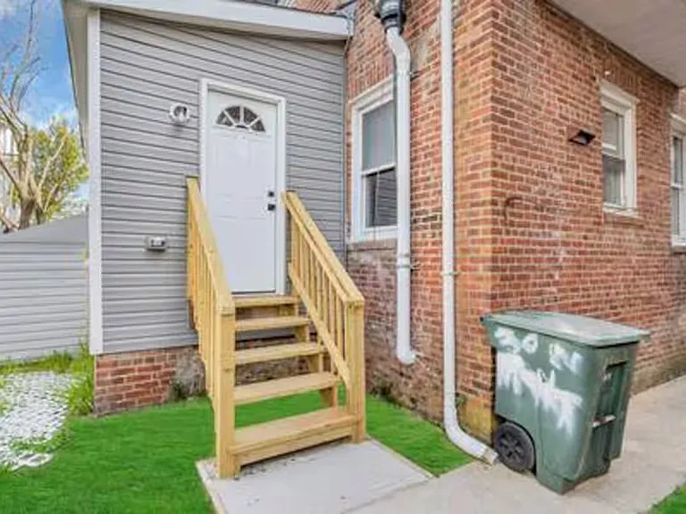30 N Montgomery Ave — Photo 34