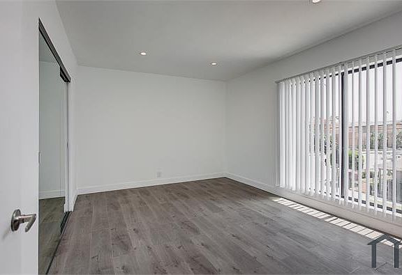 5th image of 2827 S La Brea Ave APT 3