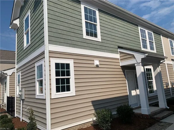 1014 Robinson Rd #8A, Suffolk, VA 23434