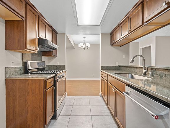 2nd image of 730 S Oxford Ave APT 202