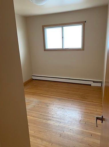 1st image of 21 Knowles Cres