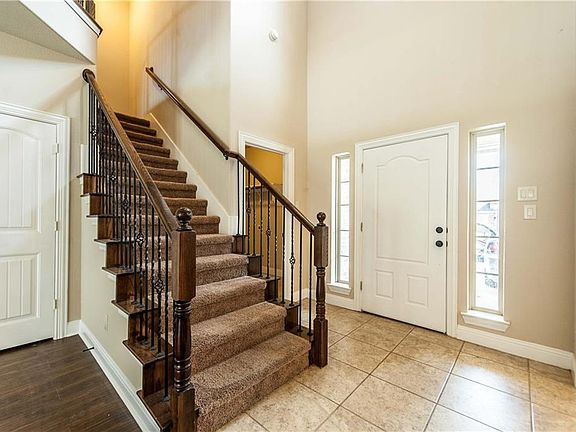 5th image of 10304 Blackberry St