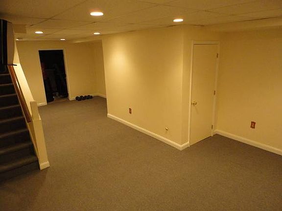2nd image of 236 Lake Arrowhead Cir
