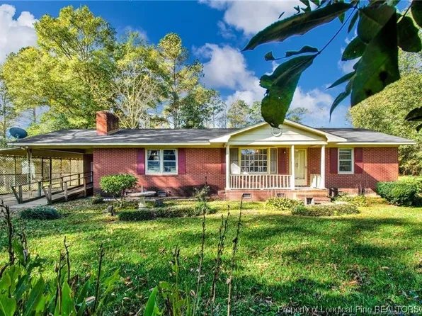 337 Calvin St, Roseboro, NC 28382