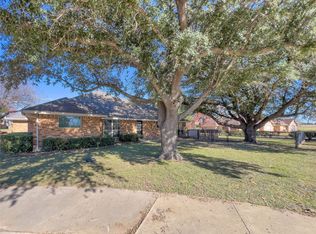 101 Village Gate Dr, Waxahachie, TX 75165