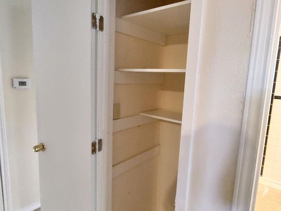4th image of 1008 Barbara Dr