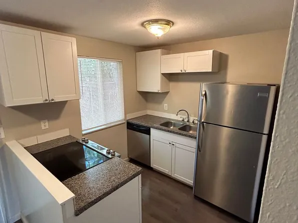 3512 Kauffman Ave APT I, Vancouver, WA 98660