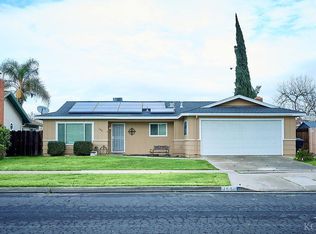 180 W Magnolia Ave, Hanford, CA