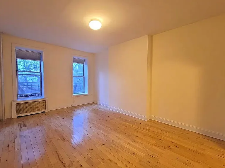 447 W 43rd St #3U — Photo 2