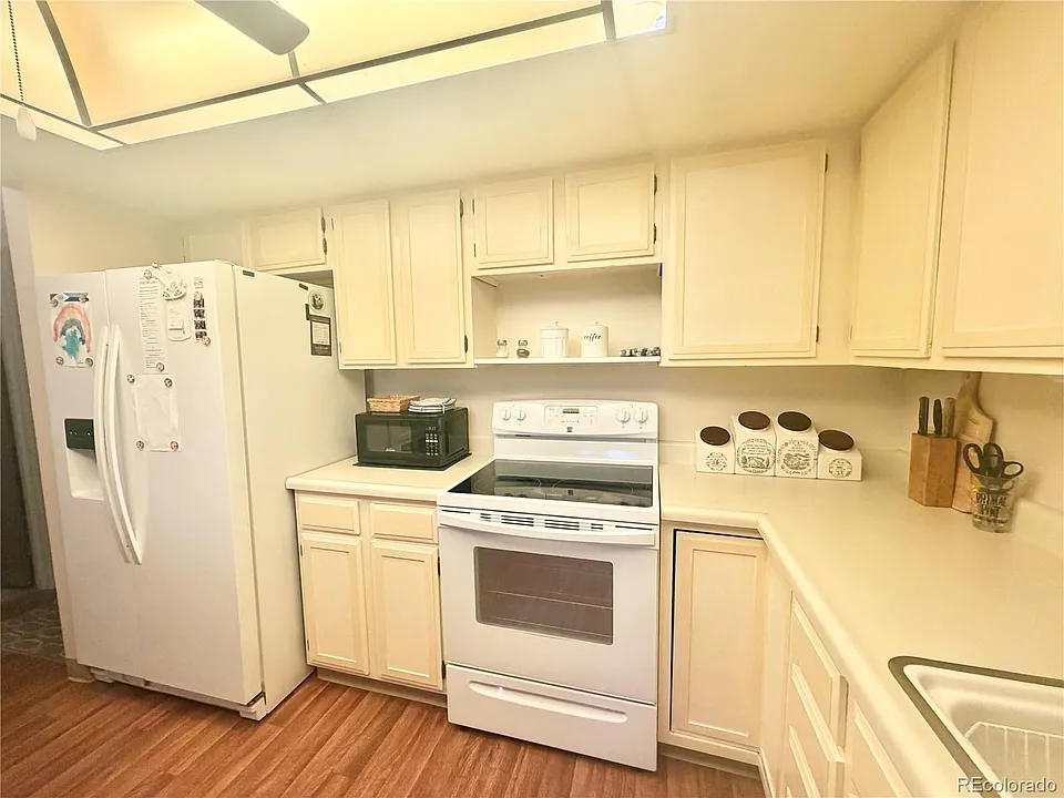 13890 E Marina Dr #305