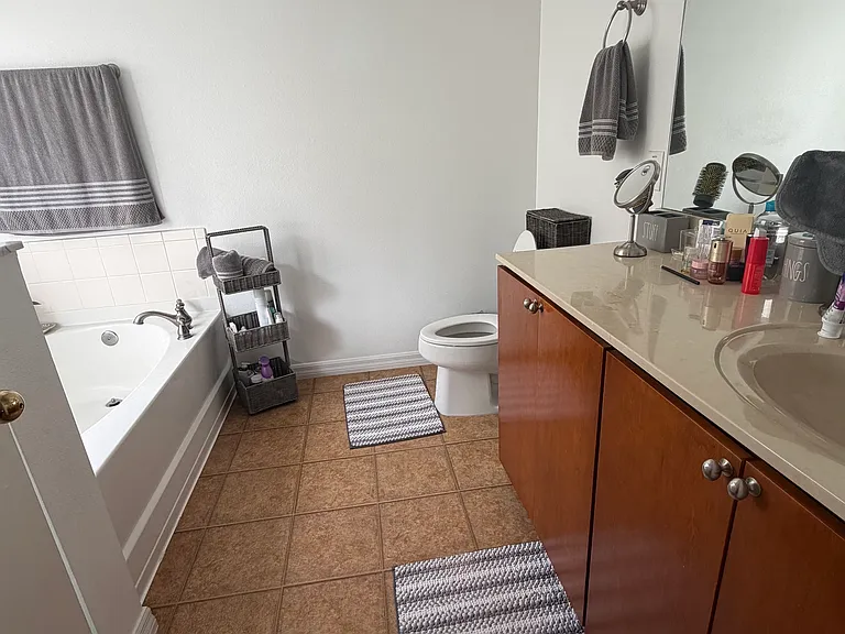 2535 Hassonite St — Photo 6