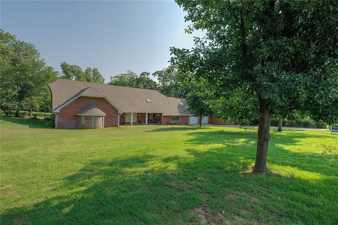 2605 Old Farm Rd, Edmond, OK 73013 | Zillow