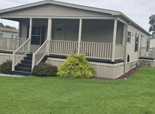 12 Amber Cir, New Holland, PA 17557