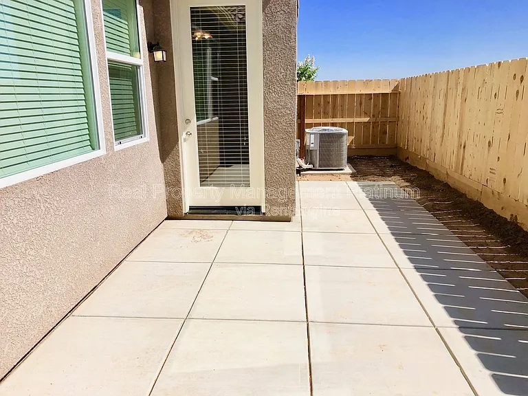 3417 Descanso Ave — Photo 9