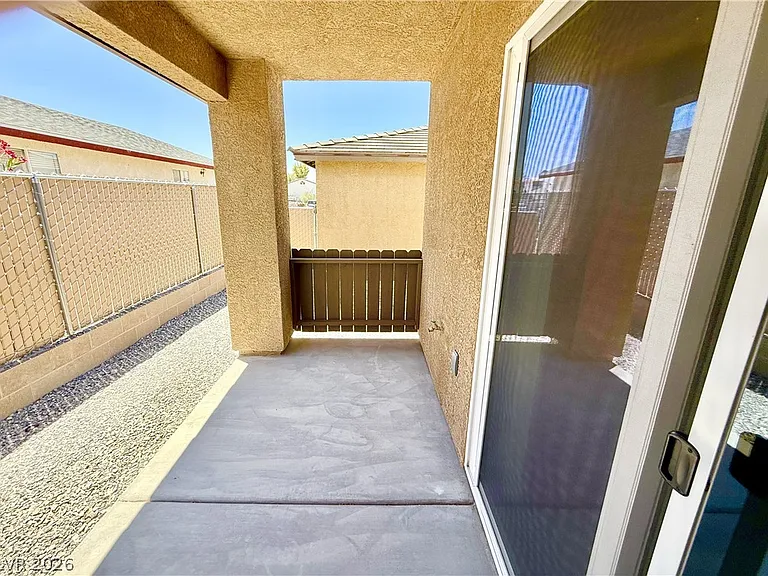1081 S Quartzite Ave #2 — Photo 4