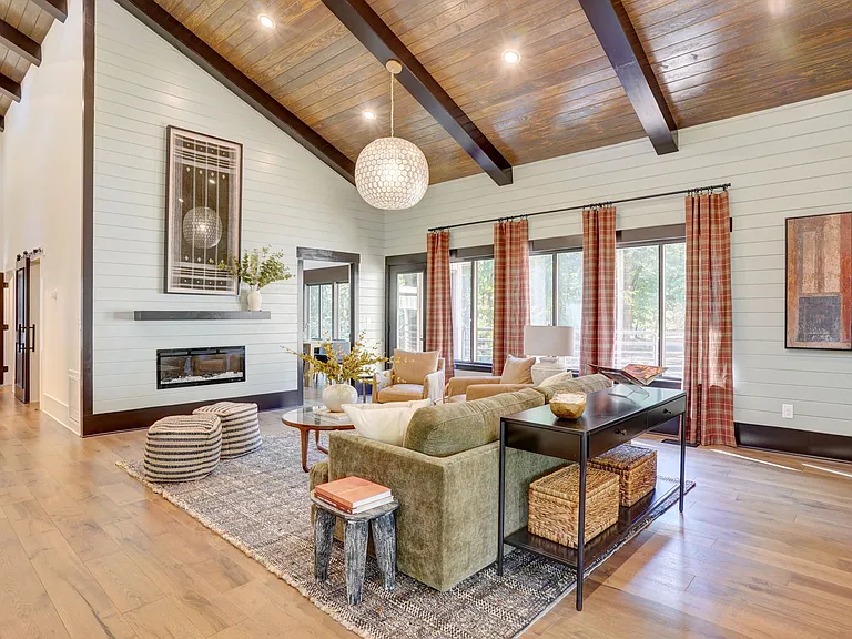Peachtree Clubhouse