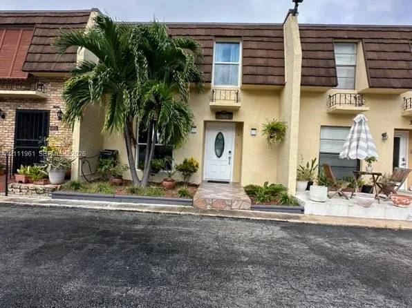 3987 NE 167th St #9, North Miami Beach, FL 33160
