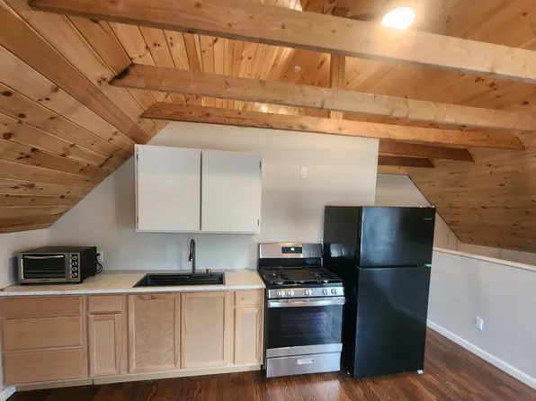 14 Winter St, Laconia, NH 03246