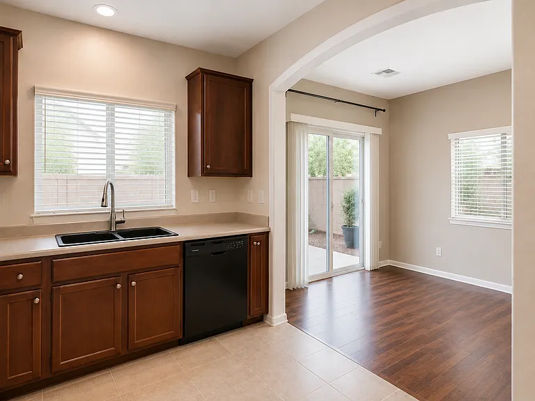4756 E Laurel Ave — Photo 5