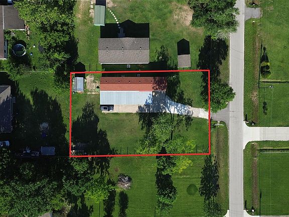 4th image of 639 Reuben White Dr