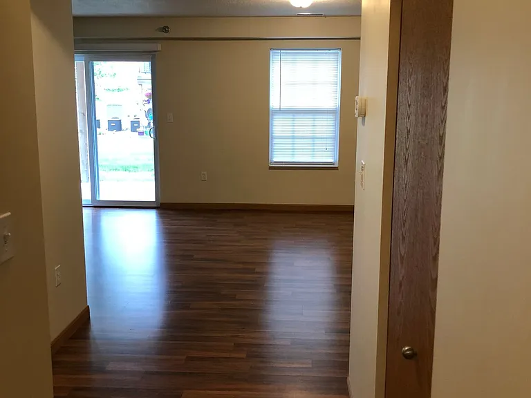 Long Beach Cove Villa Apartments — Photo 4