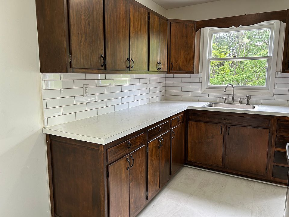 1st image of 222 Sunnyside Ave