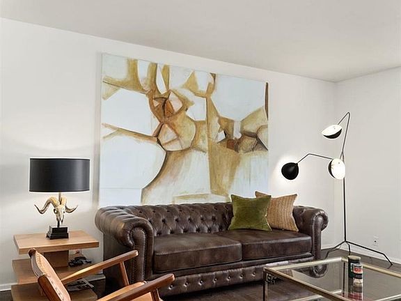 5th image of 4501 Lindell Blvd APT 6D