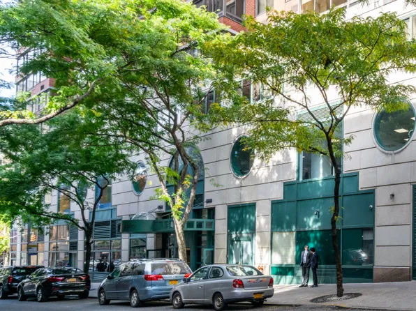 225 West 83rd Street 10JK image 16 of 16