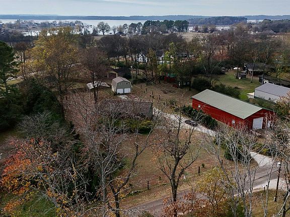4th image of 133 Bluff Dr