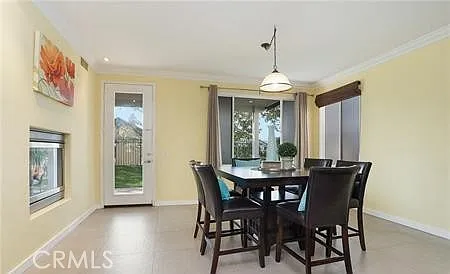 4 bed, 2293 sqft, $5,750 — Photo 4