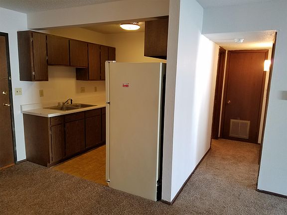 2nd image of 3223 Scenic Dr #11