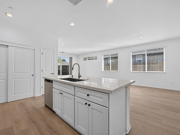 3rd image of 551 Fox Hunt Way