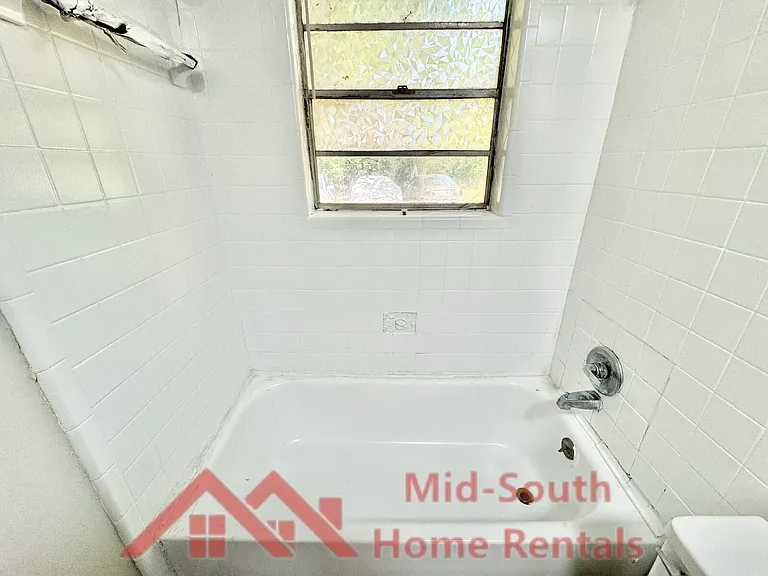 2168 Carnes Ave — Photo 11