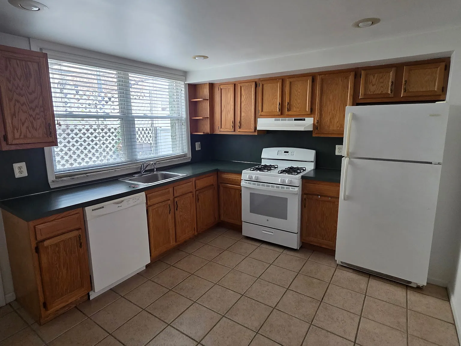 1502 S Clarion Street - 1 — Photo 3