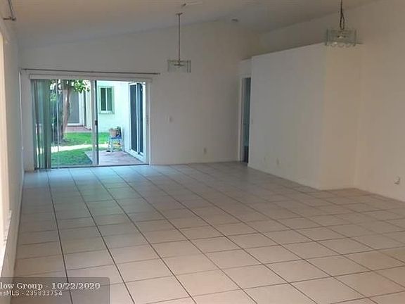 5th image of 4288 Greenbriar Ln