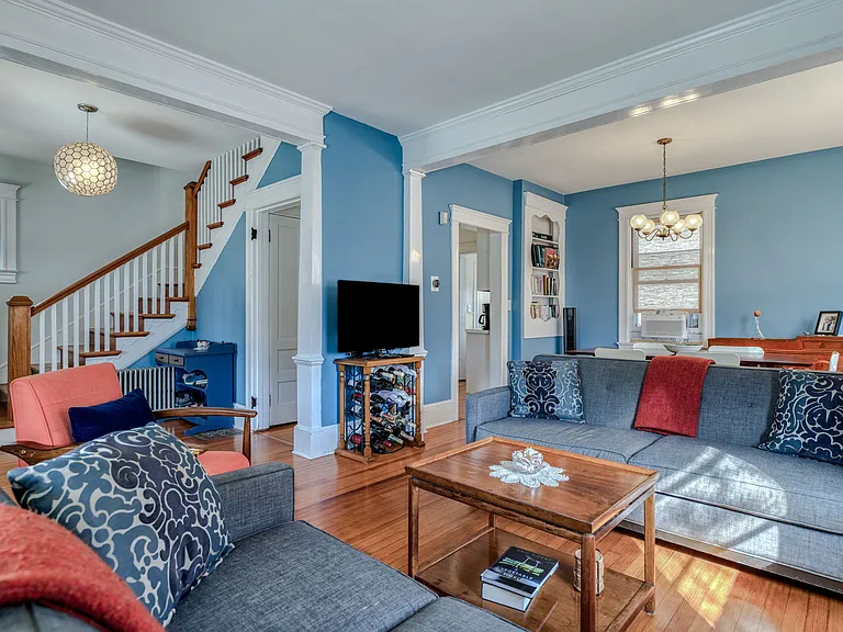 Relaxing, open floor plan downstairs