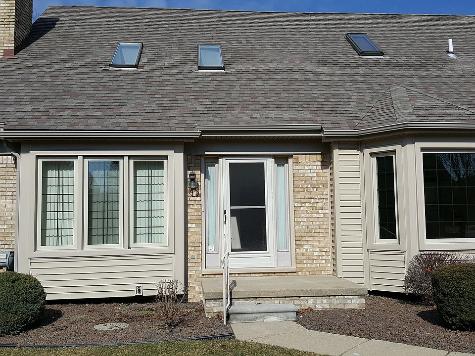 1st image of 54831 Cambridge Dr