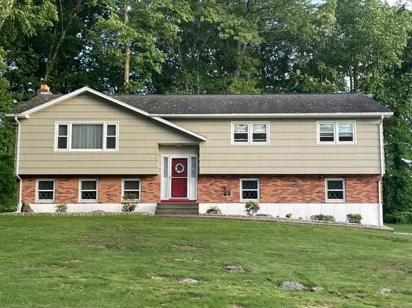 15 Kathleen Road, Shelton, CT 06484