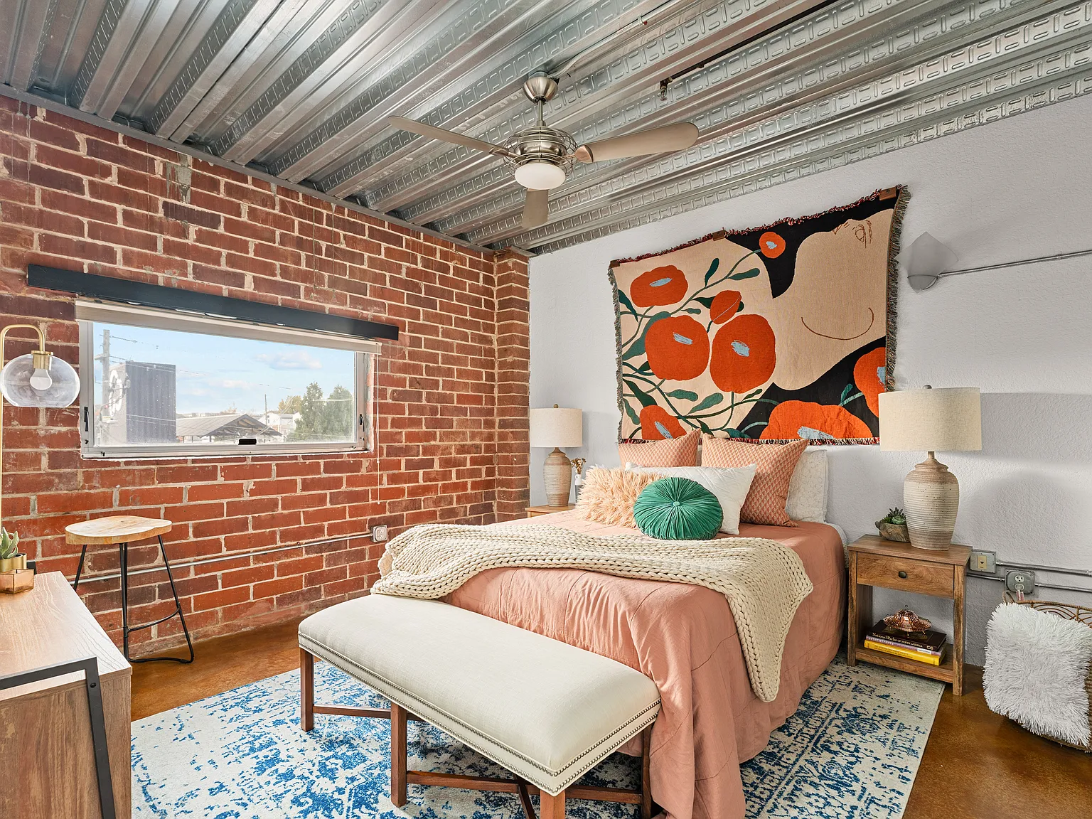 195 Arizona — Photo 2