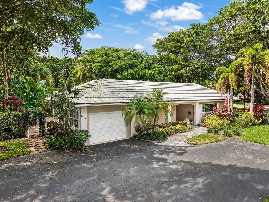 3745 OAKS CLUBHOUSE Drive #V-8, photo 4