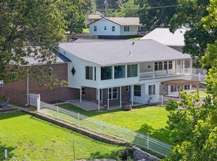 1020 Red Bud Dr, Grove, OK 74344