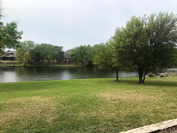 5th image of 516 Willowsprings Dr