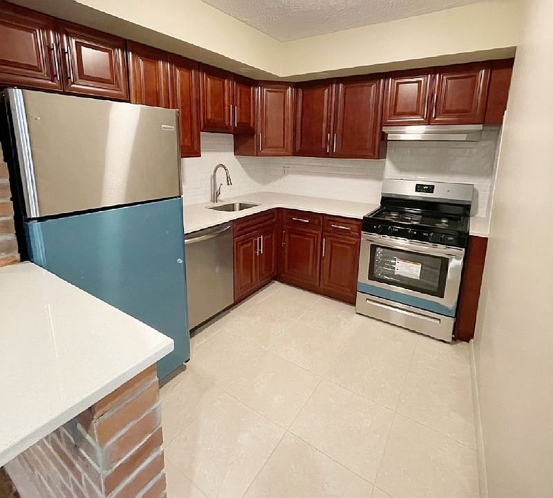 1st image of 20-30 Hazen St #1A