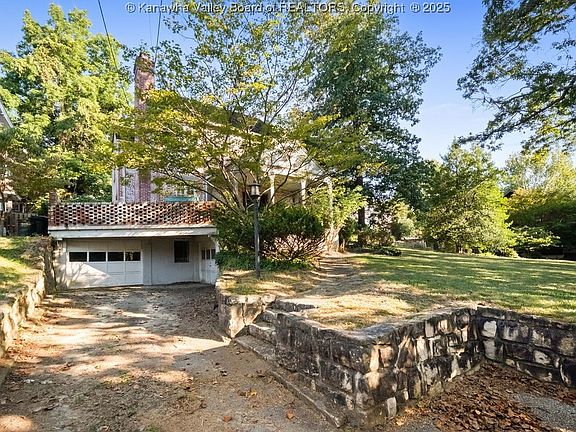 2nd image of 854 Edgewood Dr