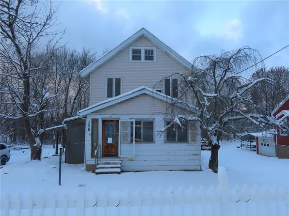 1367 Ridge Rd, Ontario, NY 14519